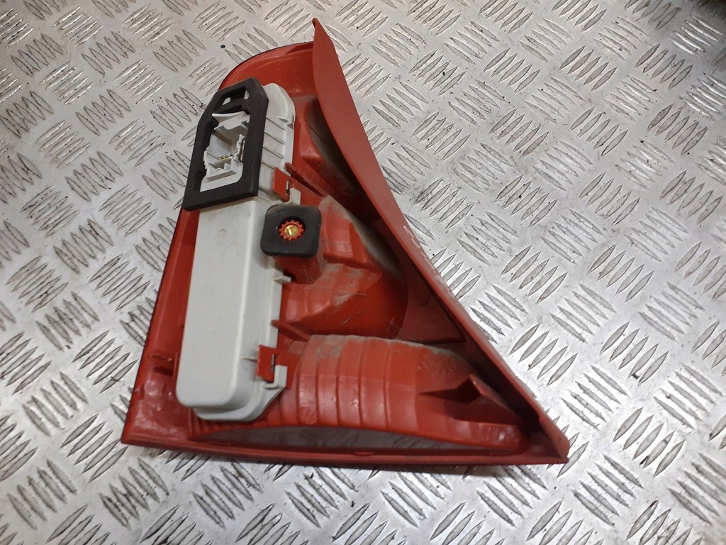 фото №2, Лампа правая задняя renault clio ii 8200071414