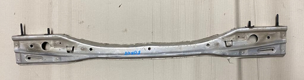 фото №1, Направляющая центральный бампера задняя subaru forester 03 07