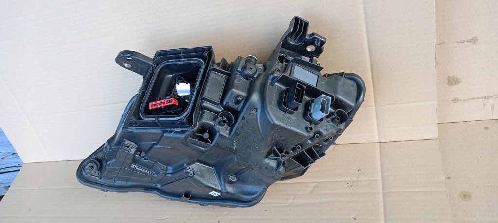 Фара перед передняя правый  peugeot 308 t10 full led 21-24rok 9851673580 оригинал Доставка