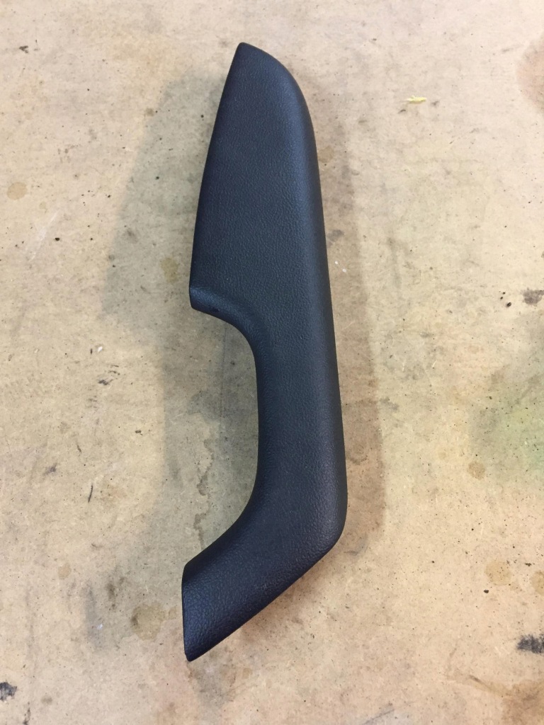 фото №1, Toyota prius iv 15- підлокітник обшивка обшивка p