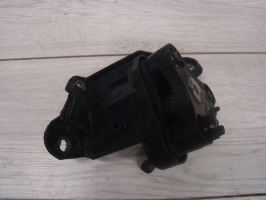 фото №1, Кронштейн насоса abs mercedes w218 cls w212