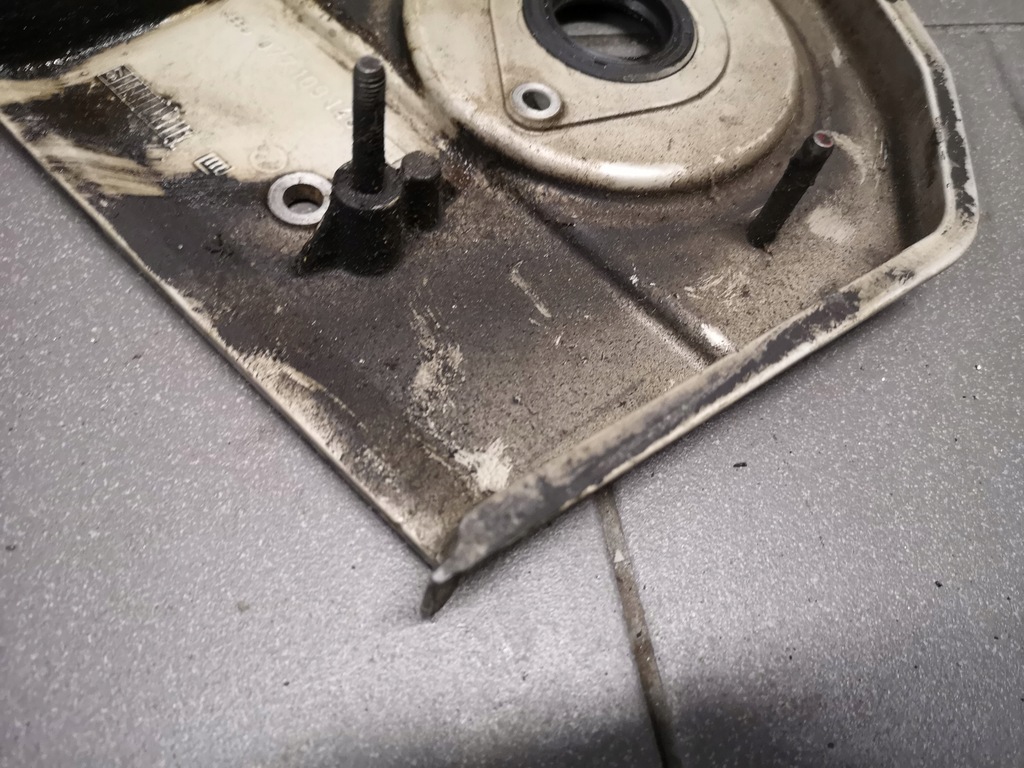 фото №10, Корпус розподільного валу audi a8 d2 3.7 aew 077109146