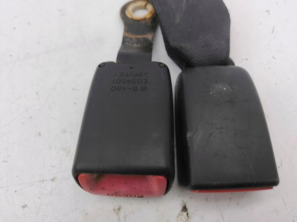 фото №6, Toyota corolla verso ar10 2006 пряжка заднего поперечина безопасности