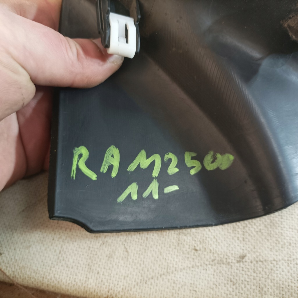 фото №9, Dodge ram 2500 09- нижние отделка консоли usa