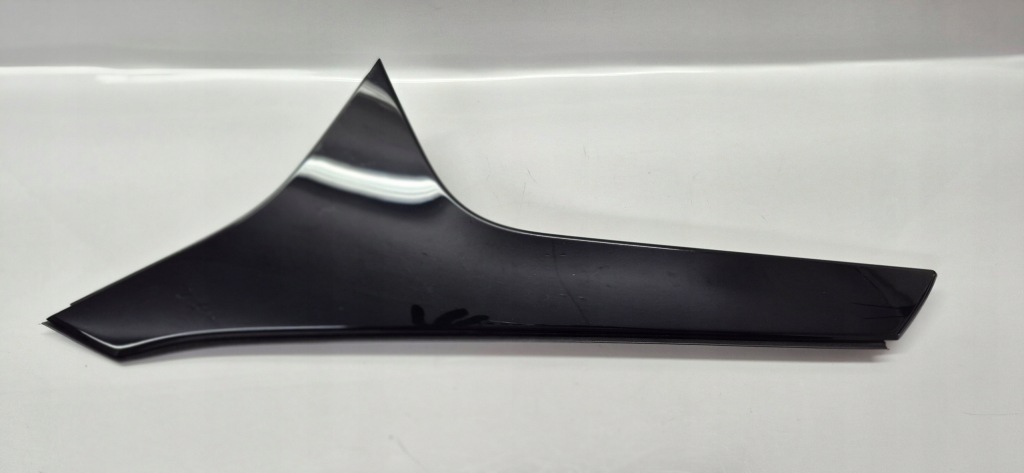 фото №1, Audi q4 молдинг кришки багажника ліва