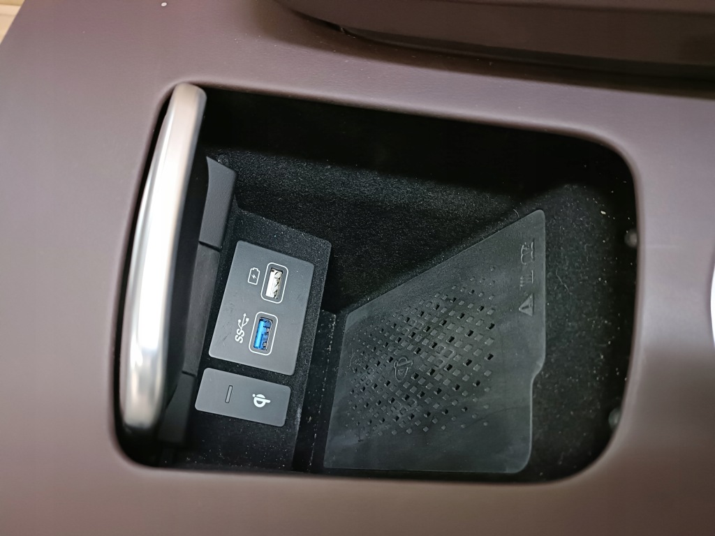 Genesis gv70 підлокітник rhd Оригінал