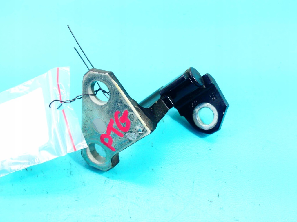 Петля задня правий верхній lexus ls iv ls600h 06-12 Ціна