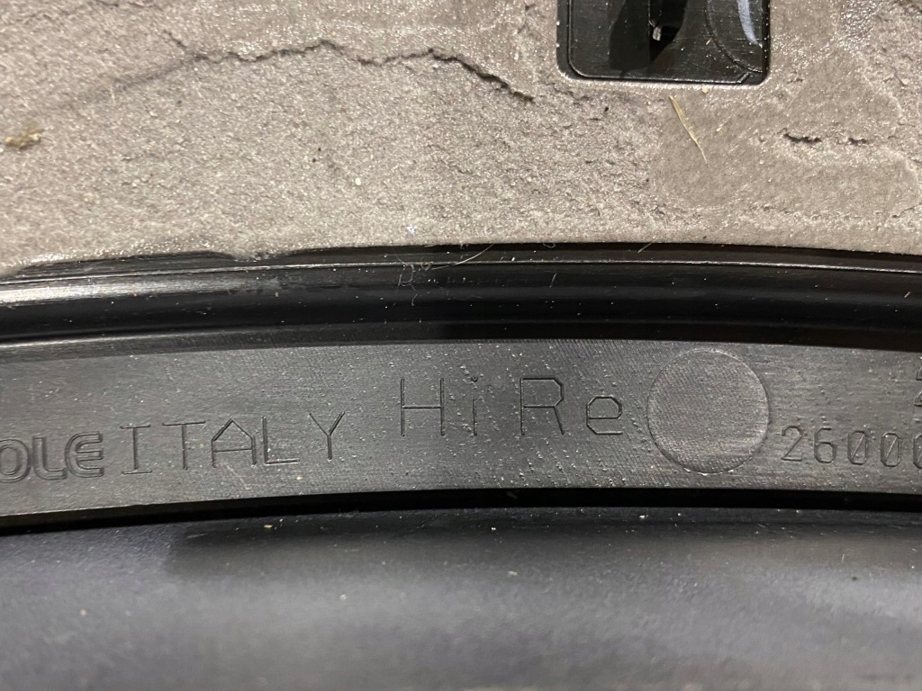 фото №7, Audi q8 права захист молдинг крила 4m8854820c