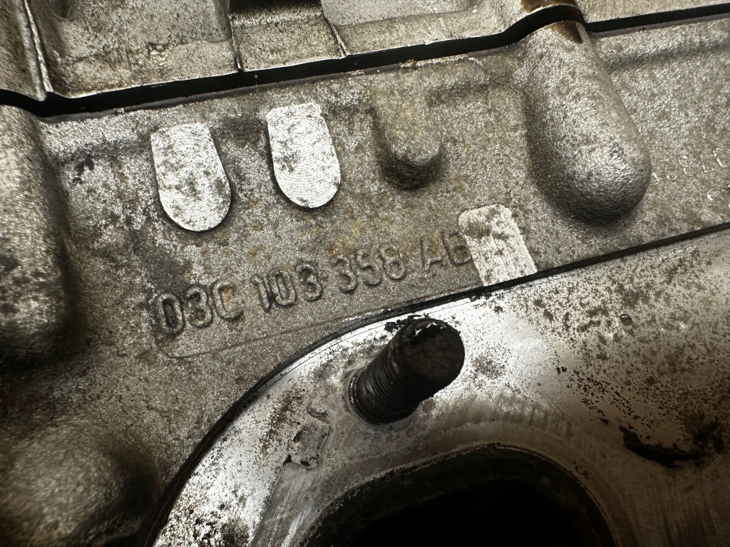 Головка кришка вали vw 1.4 tsi 03c103475bf 03c103358ab Оригінал