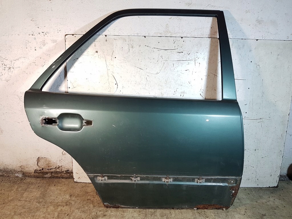 Купити Двері правий задній mercedes w124 sedan