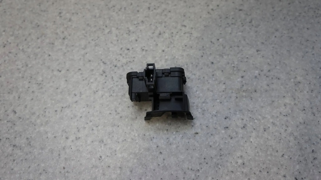 фото №1, Привод крышка заливной топлива 8k0862153h audi a5 8t