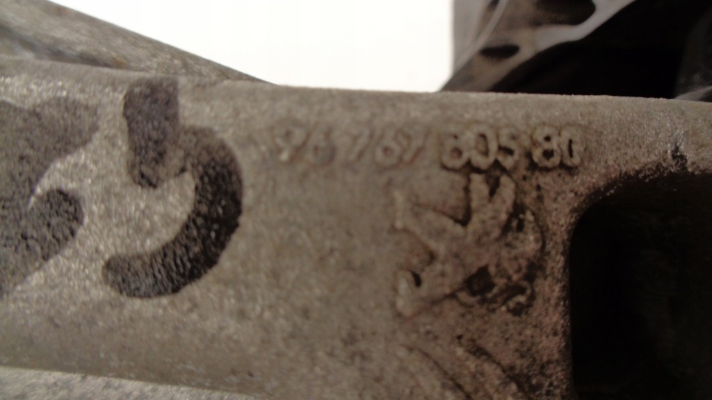 фото №6, 208 i 2008 c3 crossland 1.2 vti кронштейн двигуна