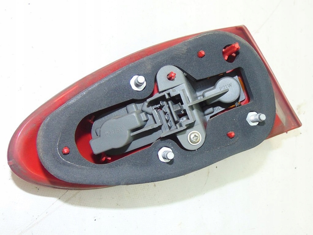 фото №5, Alfa romeo 147 3d 02r - лампа правий задня