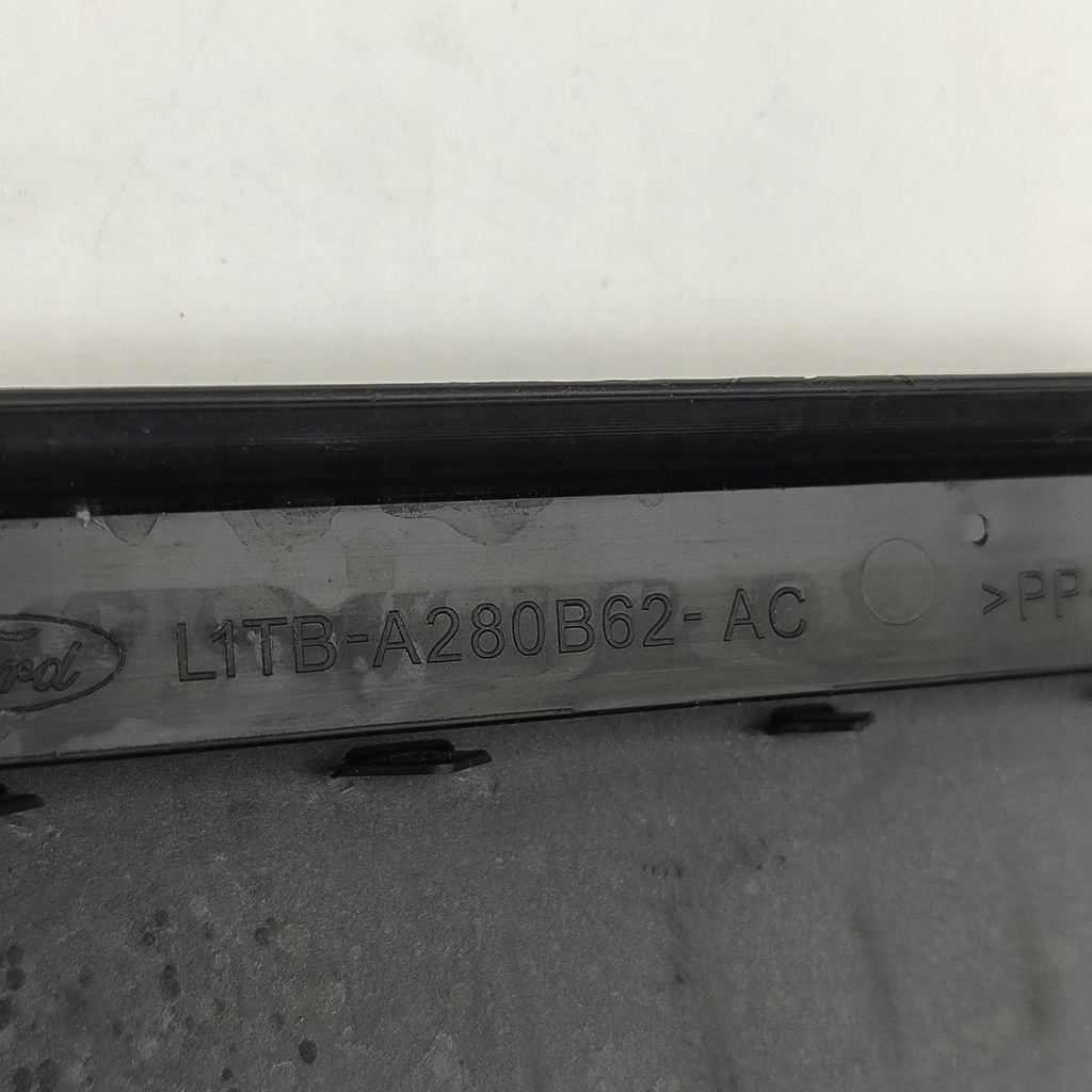 фото №9, Ford kuga iii 2024 решётка вентиляционная pod бампером задним