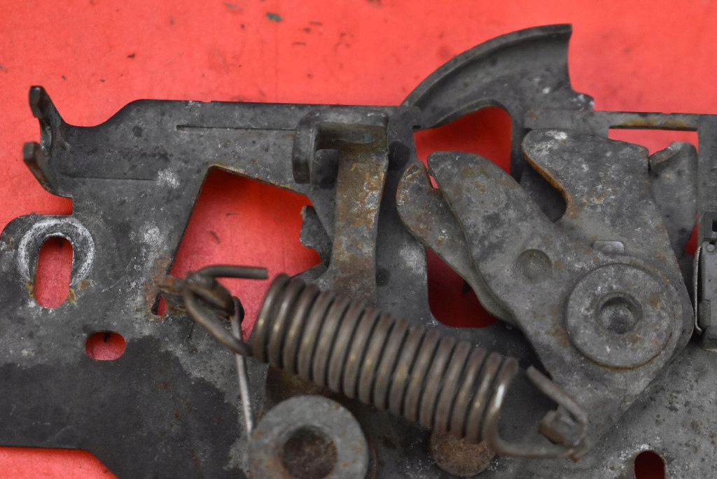 Замок засов капот 1033011-00-a tesla model s 12-20 Доставка