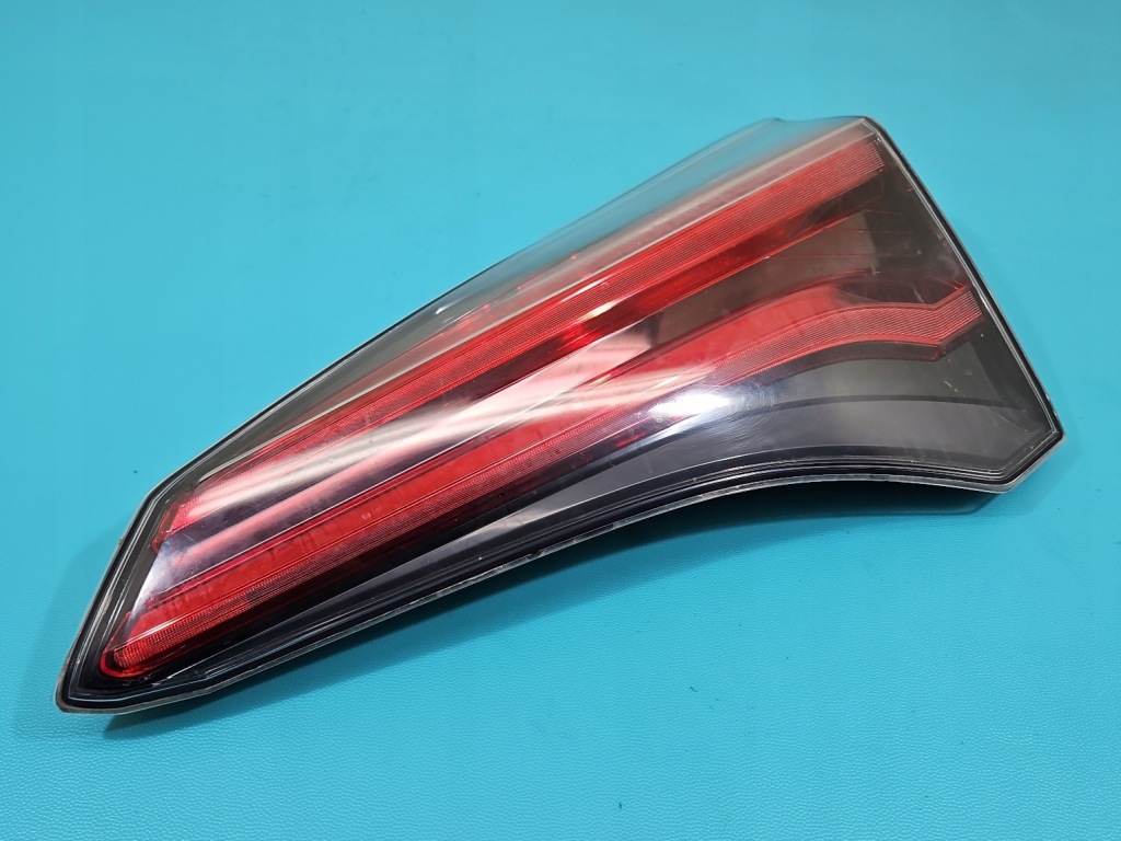 фото №2, Лампа задня права osad od салон led з кришки 16-18 toyota rav4 iv hb