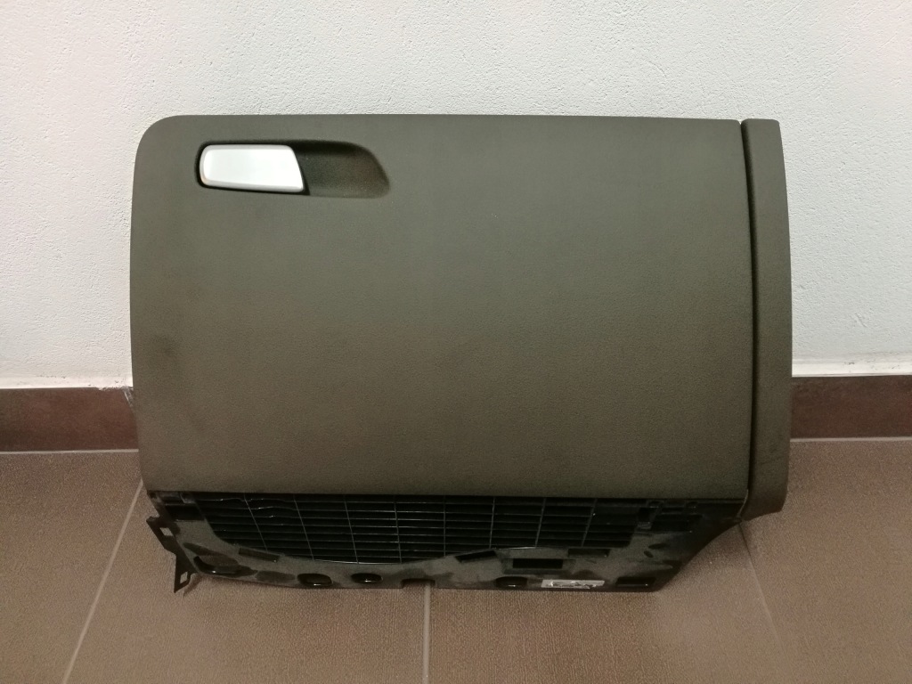 фото №1, Audi q5 8r0 2008-2016--schowek пасажира europa