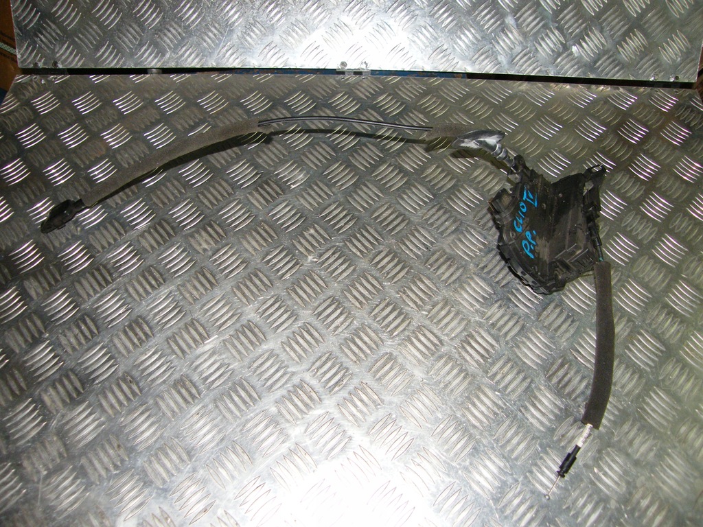 фото №1, Замок правий перед передній clio iv 805024563r