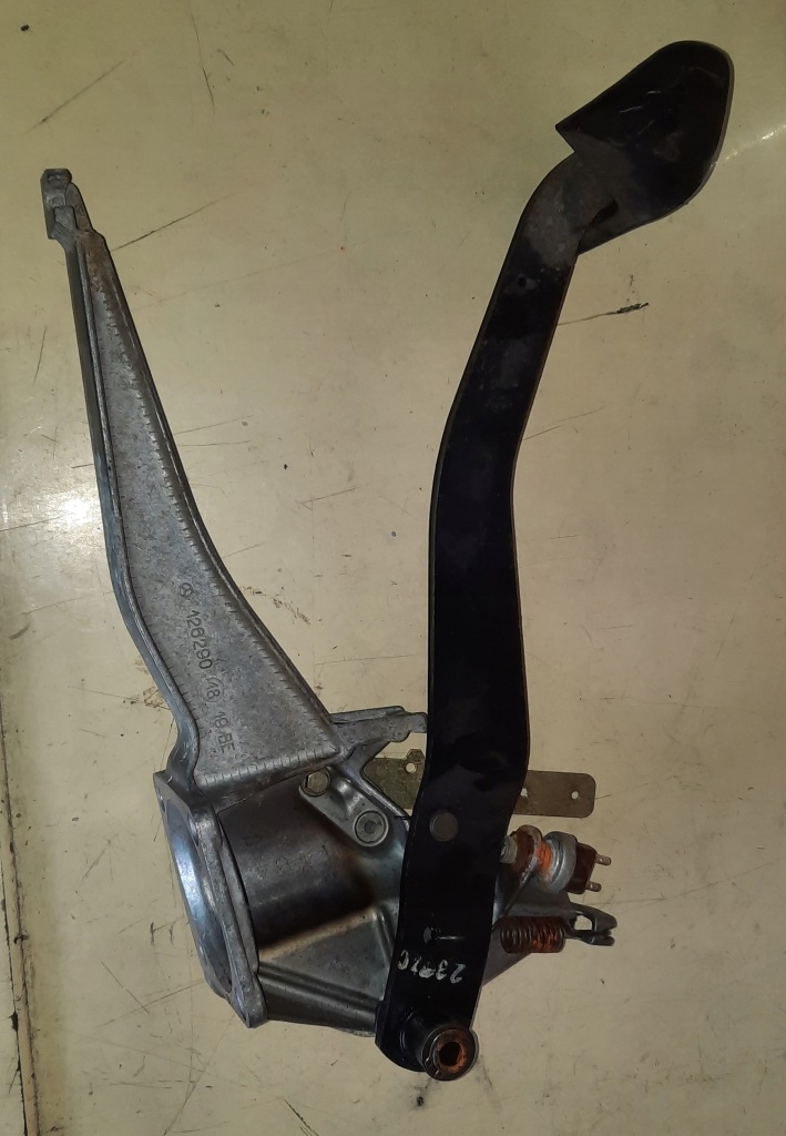 Mercedes w126 sec педаль гальма 1262901819 Оригінал