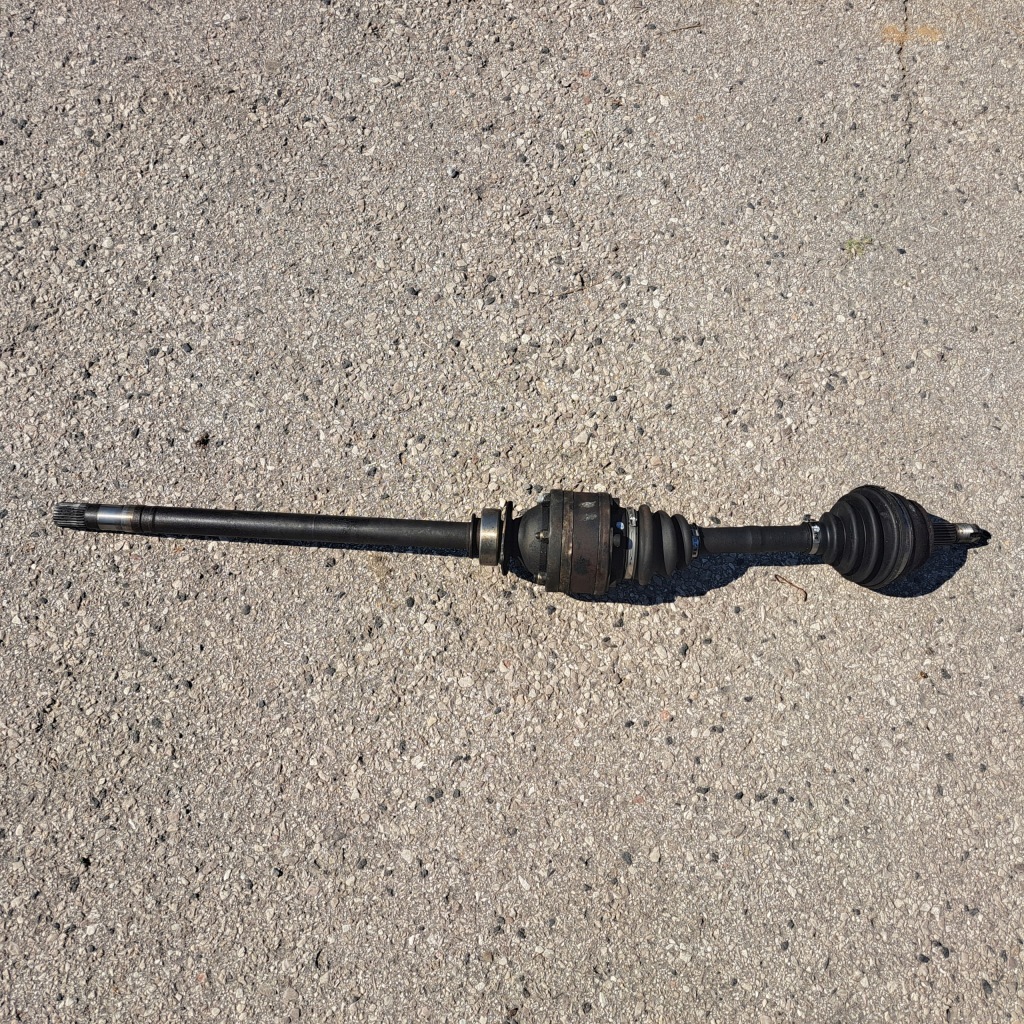 Купити Alfa romeo 156 2.4 jtd привідний вал передня права