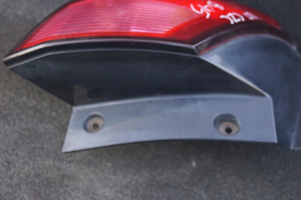 фото №6, Mitsubishi colt 3d czc 04-08 светлая лампа задняя левая