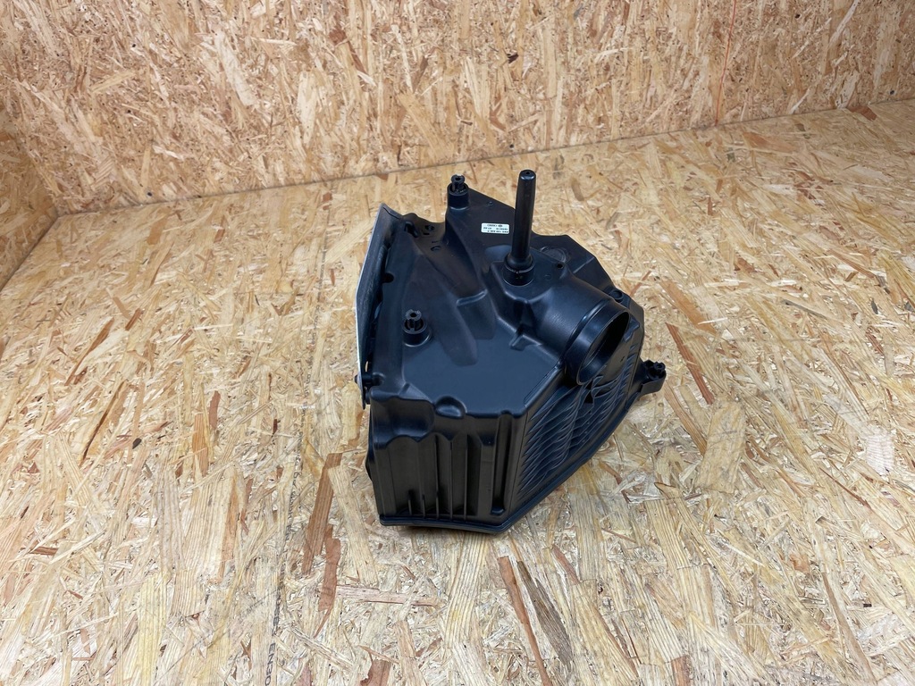 фото №6, Корпус фільтра повітря audi a4 b9 a5 8w 2.0 tdi 8w0133835p 2015-