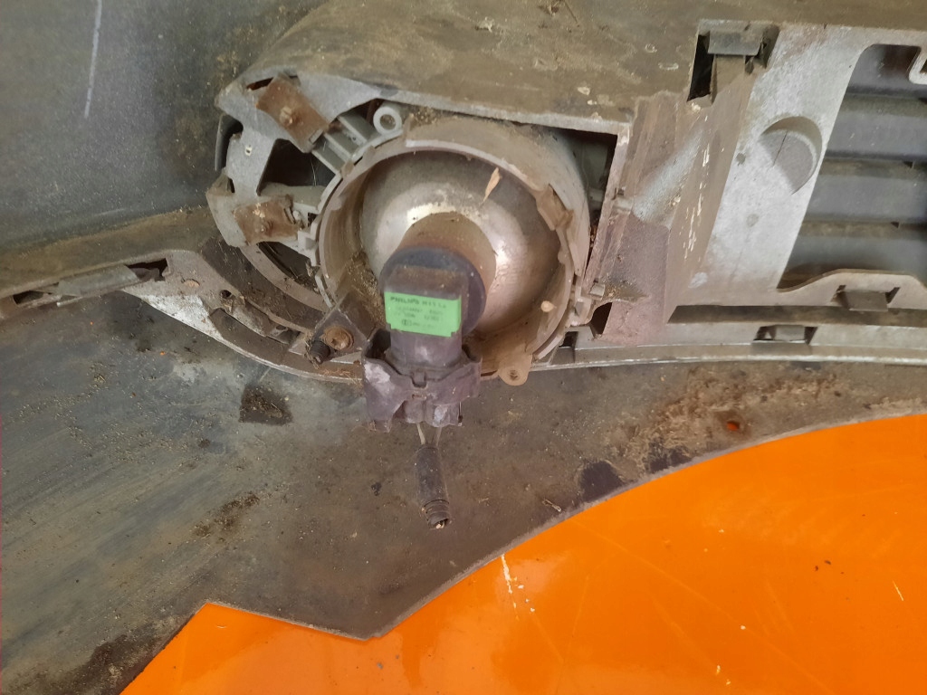 Volvo v50 i 1 03-11 kombi бампер перед передний 30655878 426-26 Недорого