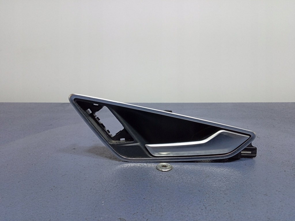 фото №1, Audi q4 e-tron ручка внутренняя перед правая 81a837020c