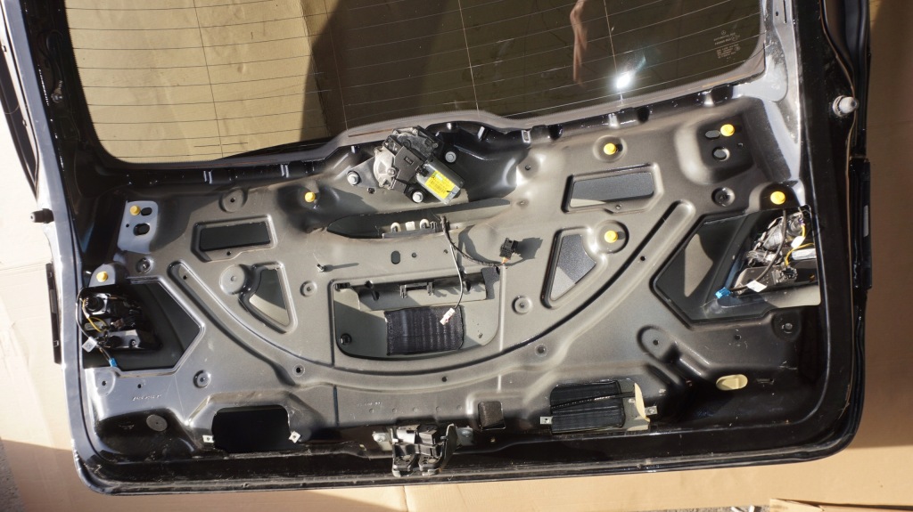 Крышка багажника задний  комплектная mercedes ml gle a166 amg 63 197 a1667400305 a1667400257 Оригинал