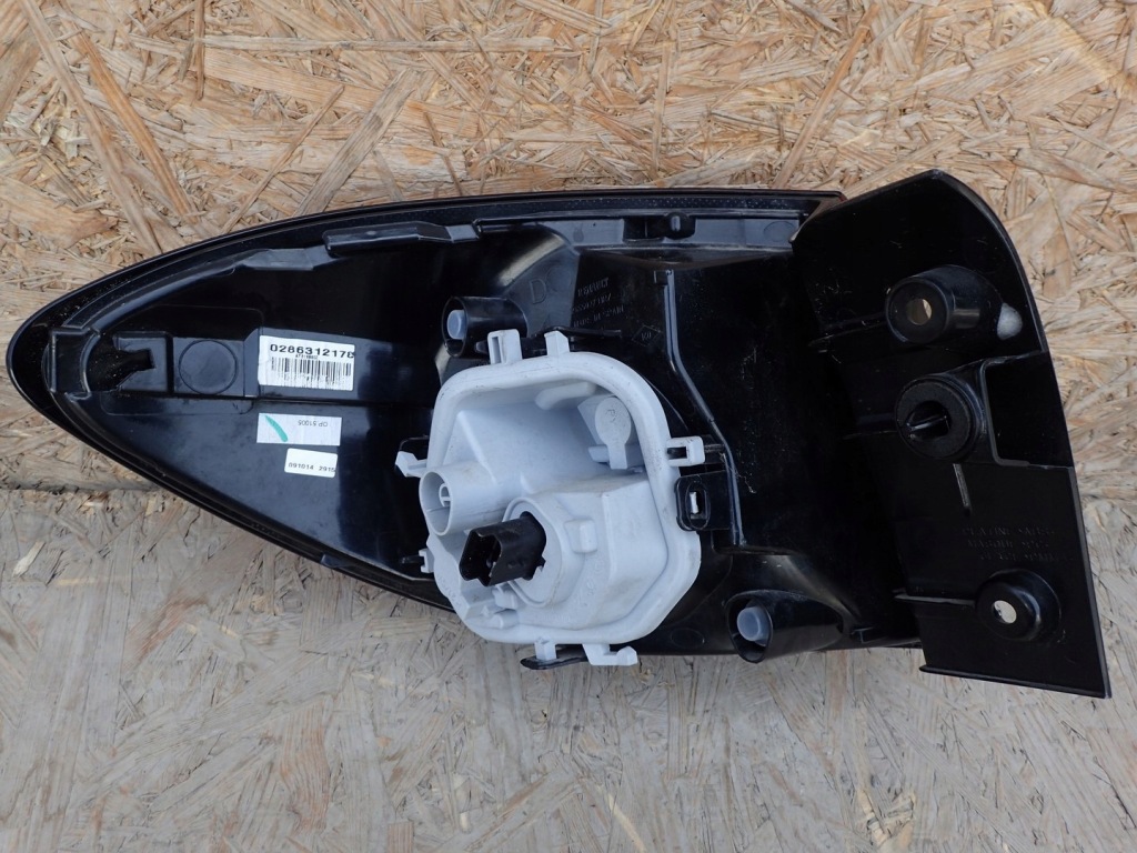 фото №3, Лампа правая задняя задняя renault captur j5 2013-2016r