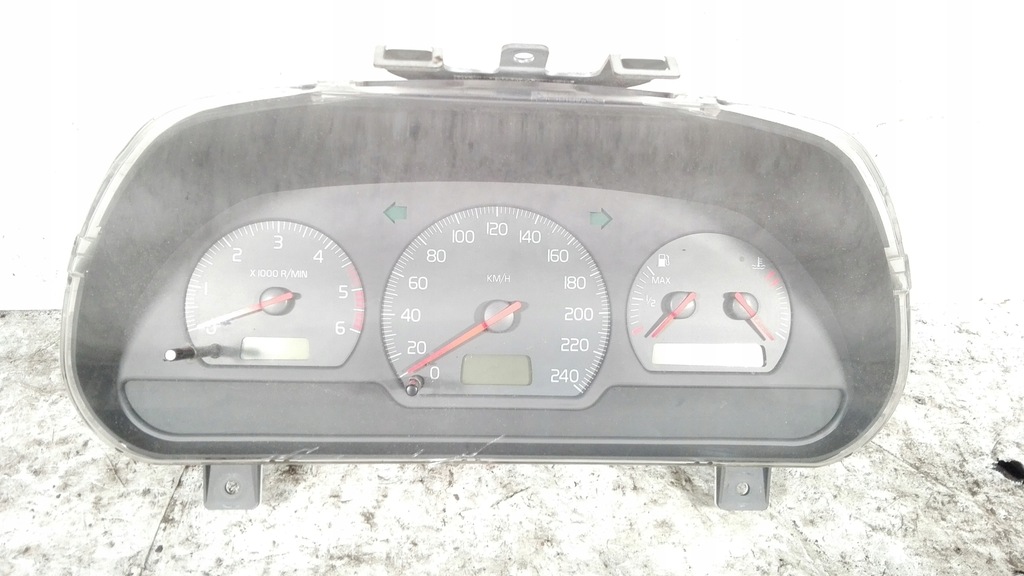 фото №1, Лічильник прилади 1.9 di volvo v40 lift