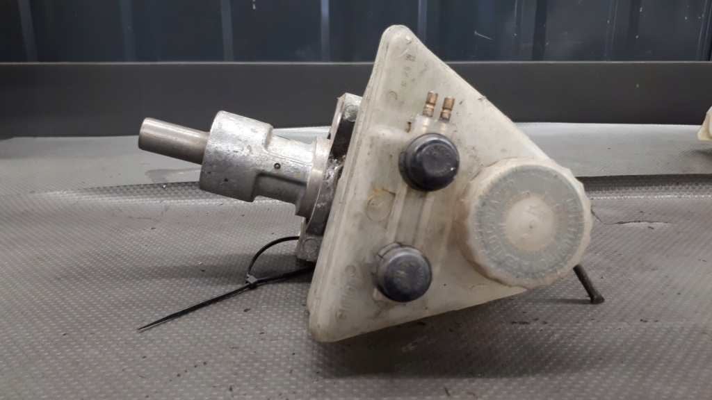 Купити 32066144 насос гальмівна mercedes w201