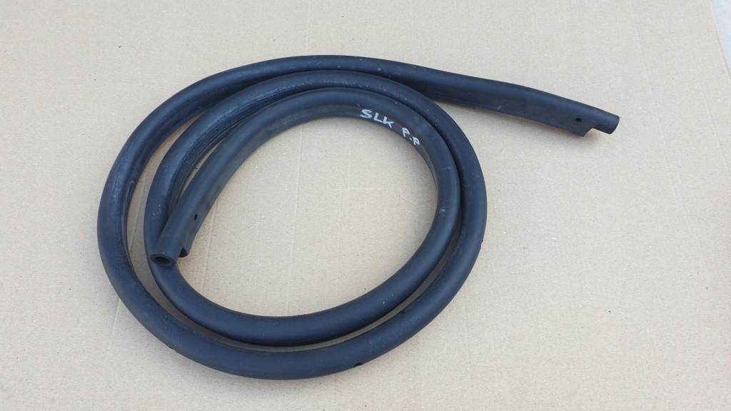 фото №1, Прокладка дверь перед правый mercedes slk r170