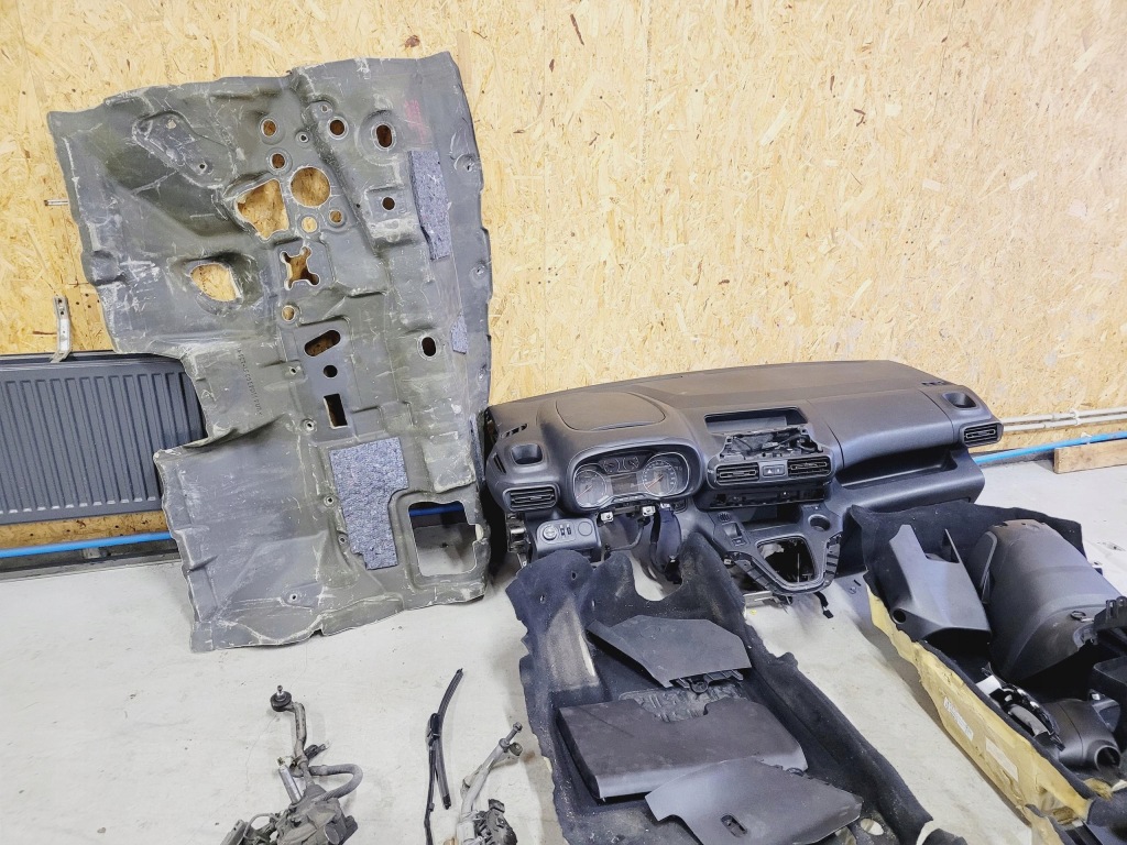 Przedładka с праворульная opel combo e 2018- Оригинал