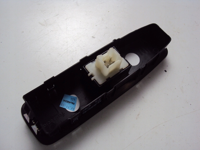 фото №4, Панель скло правий перед renault kangoo iii 22 r