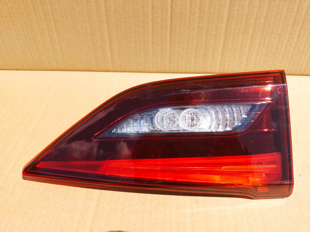 фото №1, Toyota avensis лампа лівий задня 81590-05160