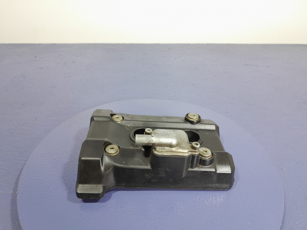 фото №1, Yamaha yzf r3 15-18 крышка клапанов