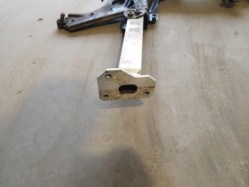 фото №8, Подрамник подрамник двигателя рычаги fiat 500l 1.3mjet eu