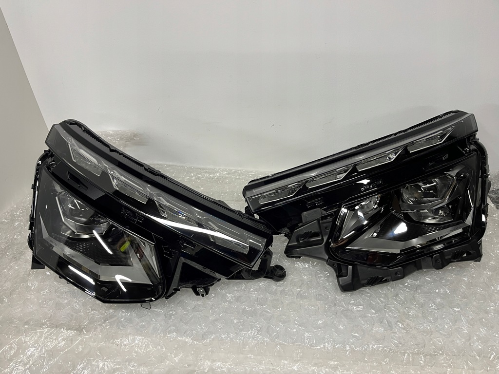 фото №1, Skoda kamiq full led crystal light лампа левая правая fabrycznie nowa