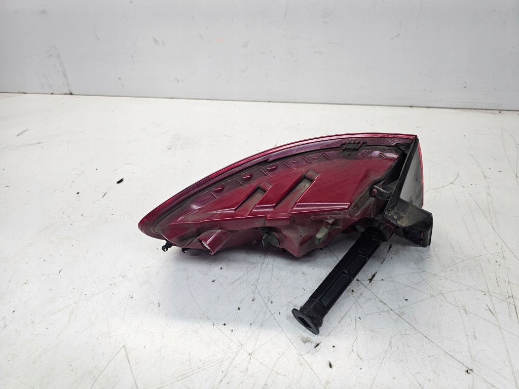 Фара правая  задний led w крыло audi a4 b8 рестайлинг  avant 8k9945096d с Разборки