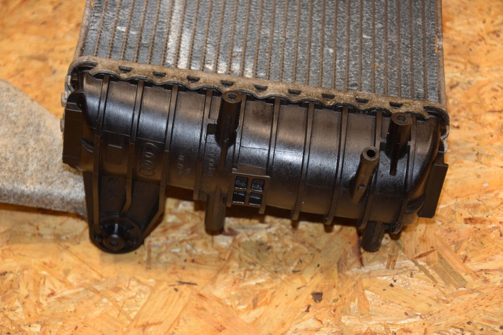 фото №7, Радиатор wody левая 4s0121212a правая 4s0121212b audi r8 4s ii оригинал 16-