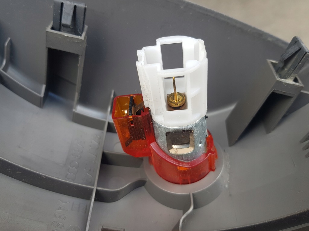 фото №10, Роз'єм прикурювача + захист ручного / audi a2 99-05 / 8z0711549c справні