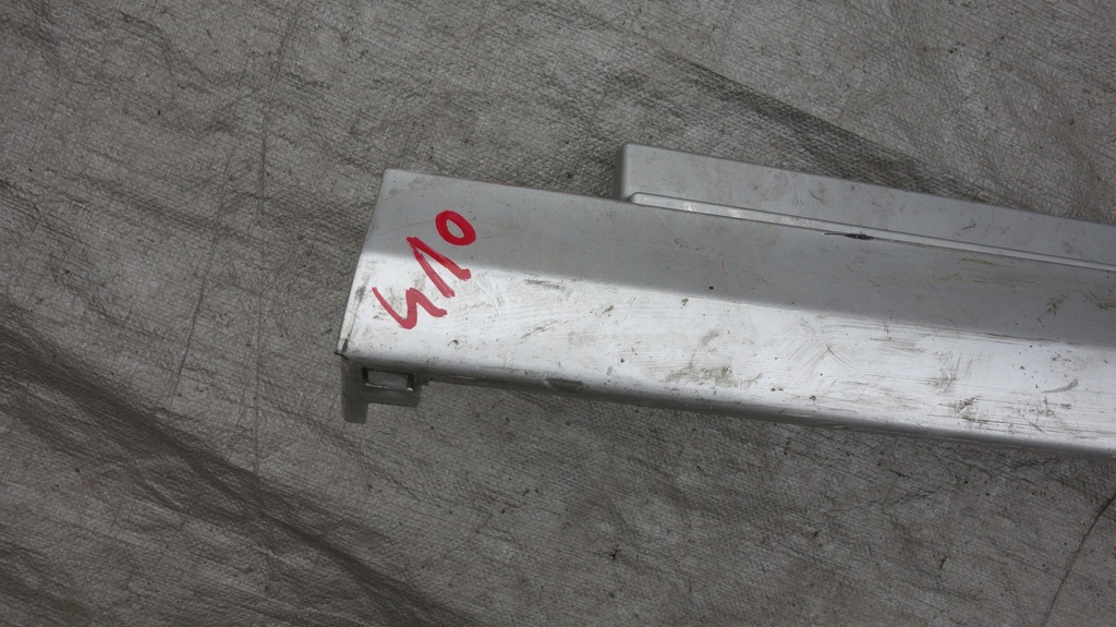 фото №1, Toyota camry 2019- молдинг порог левая порог левый // 410