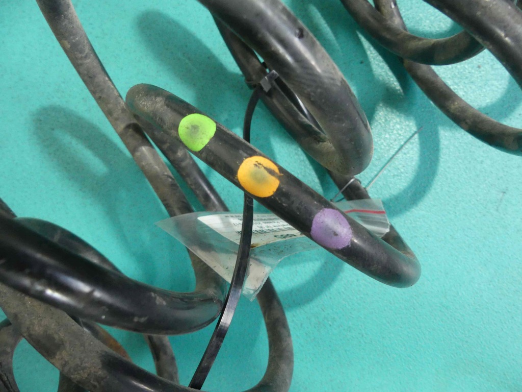 фото №3, Пружины задняя 2szt kpl. citroen c3 picasso 08-17