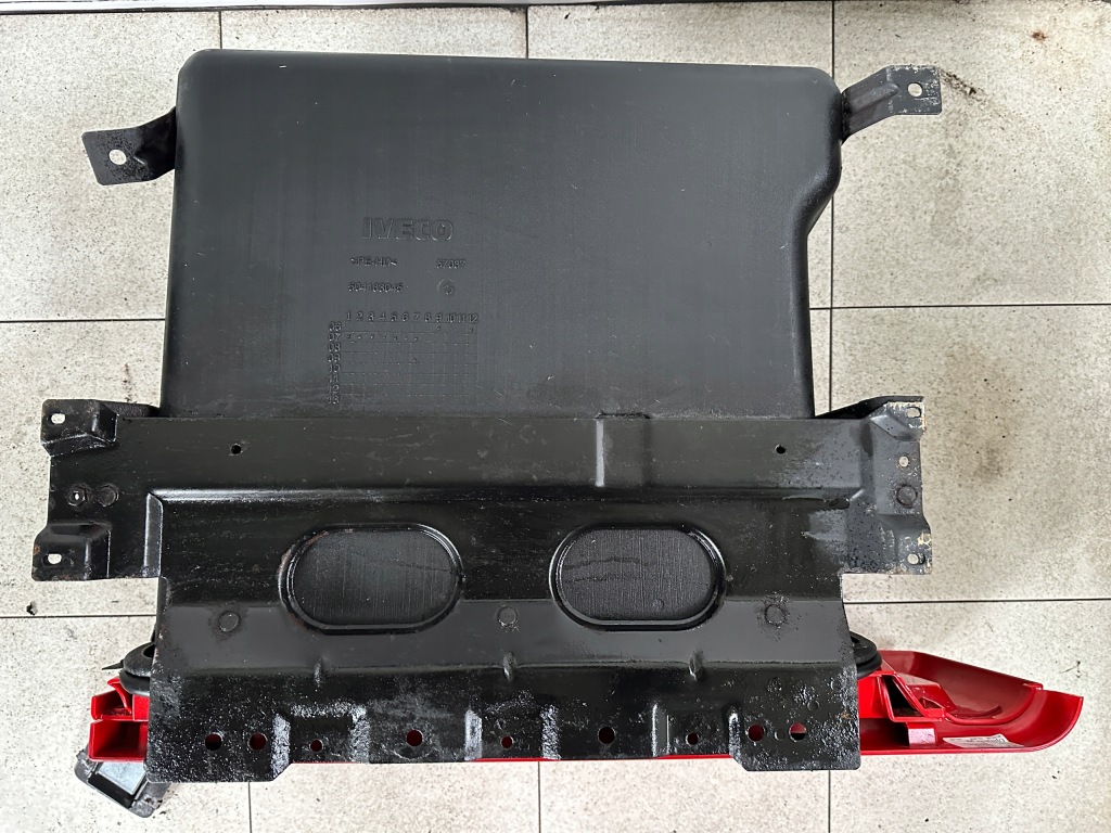 Купить Бардачок салонный под кабина левый правый stralis hi-way 504008525 504183045