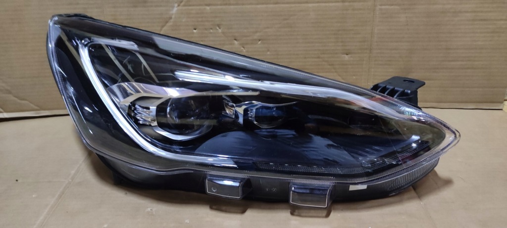 Купити Фара перед ford focus mk4 led