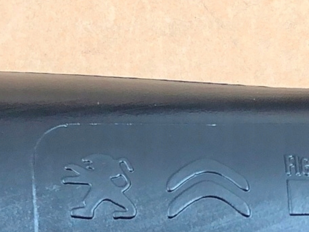 Труба воздуха выход впуск 9834735780 do peugeot 3008 308 408 508 1.6 Цена