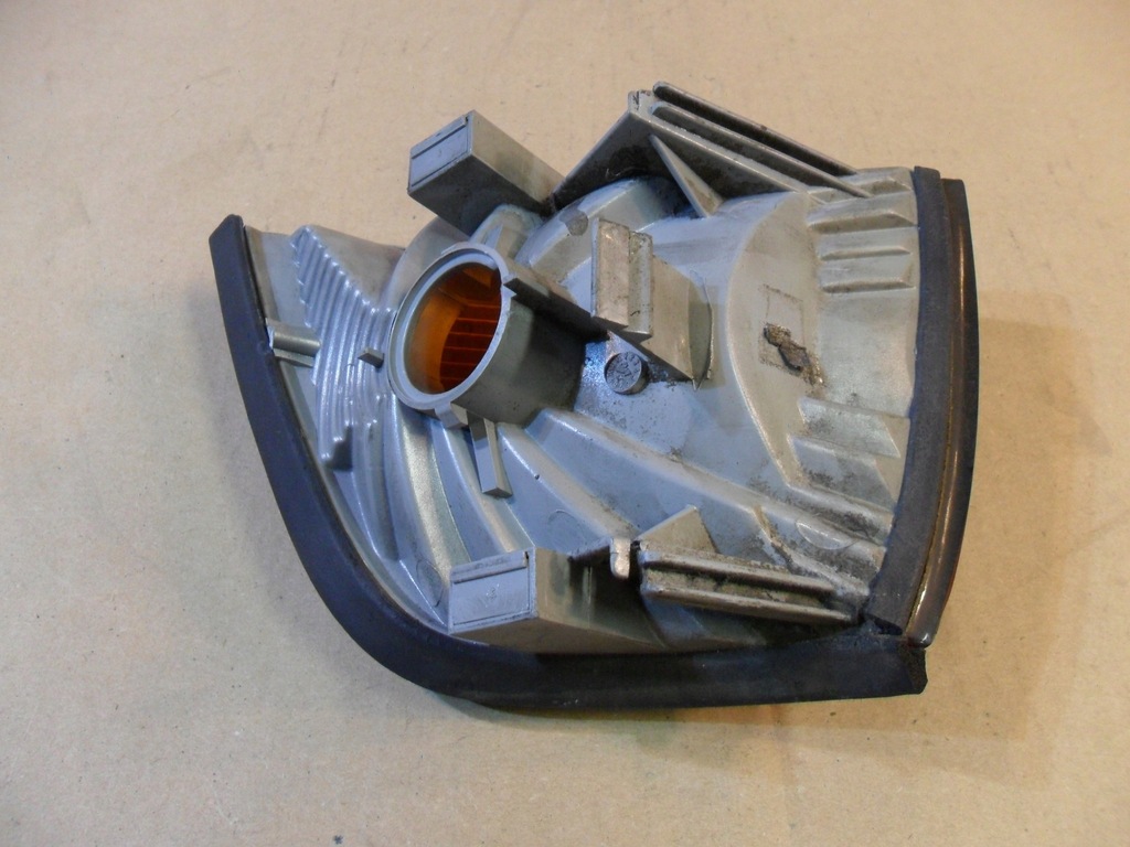 фото №14, Правый передний поворотник bmw e36 1387044