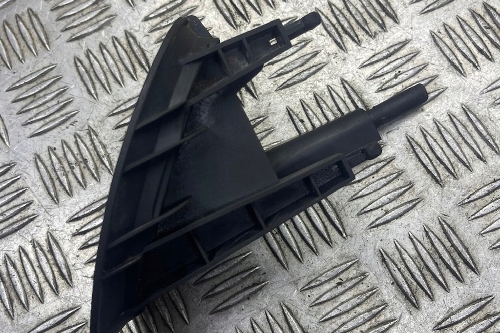 фото №6, Другое запчасти передних света противотуманных toyota avensis verso _m2_