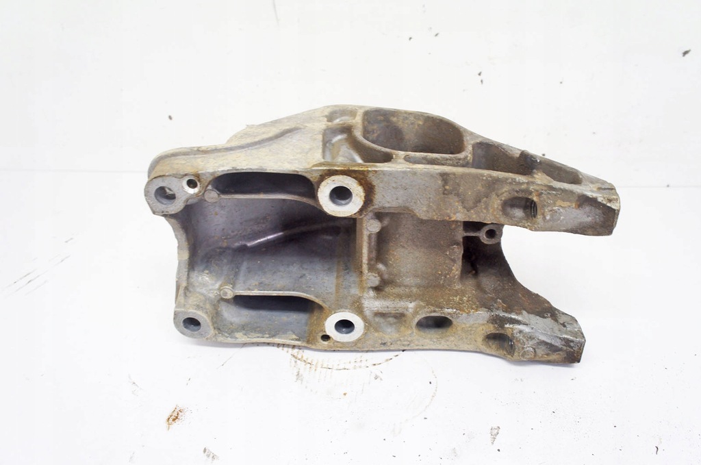 фото №5, Ut108 mercedes cla c117 w117 1.6i підпора кронштейн кронштейн піввісь a2702230138